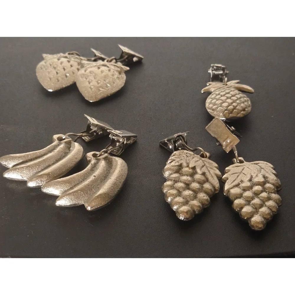 Vintage Tablecloth Napkin Weights Fruit Theme Metal Clip On Outdoor Set Of 7